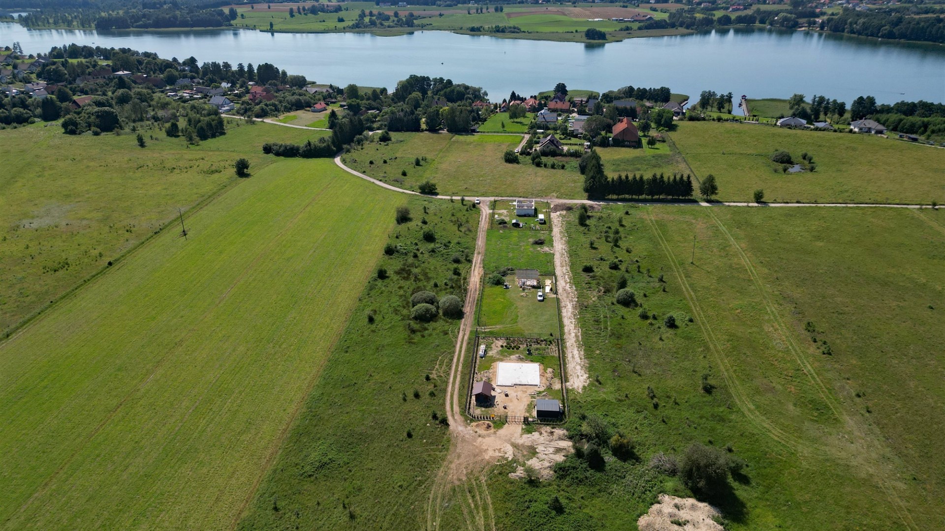 Działka na sprzedaż