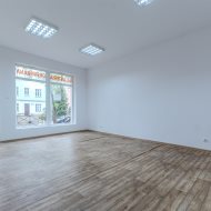 Lokal na sprzedaż