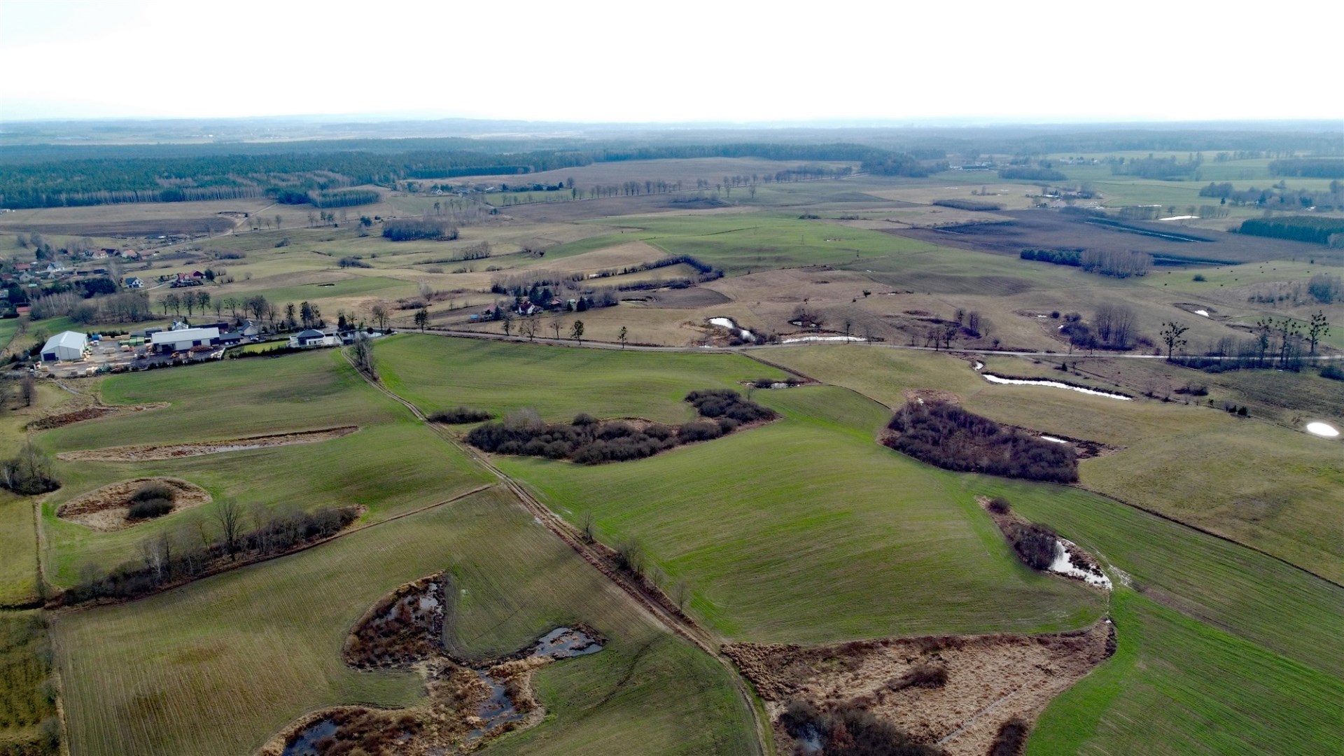 Działka na sprzedaż
