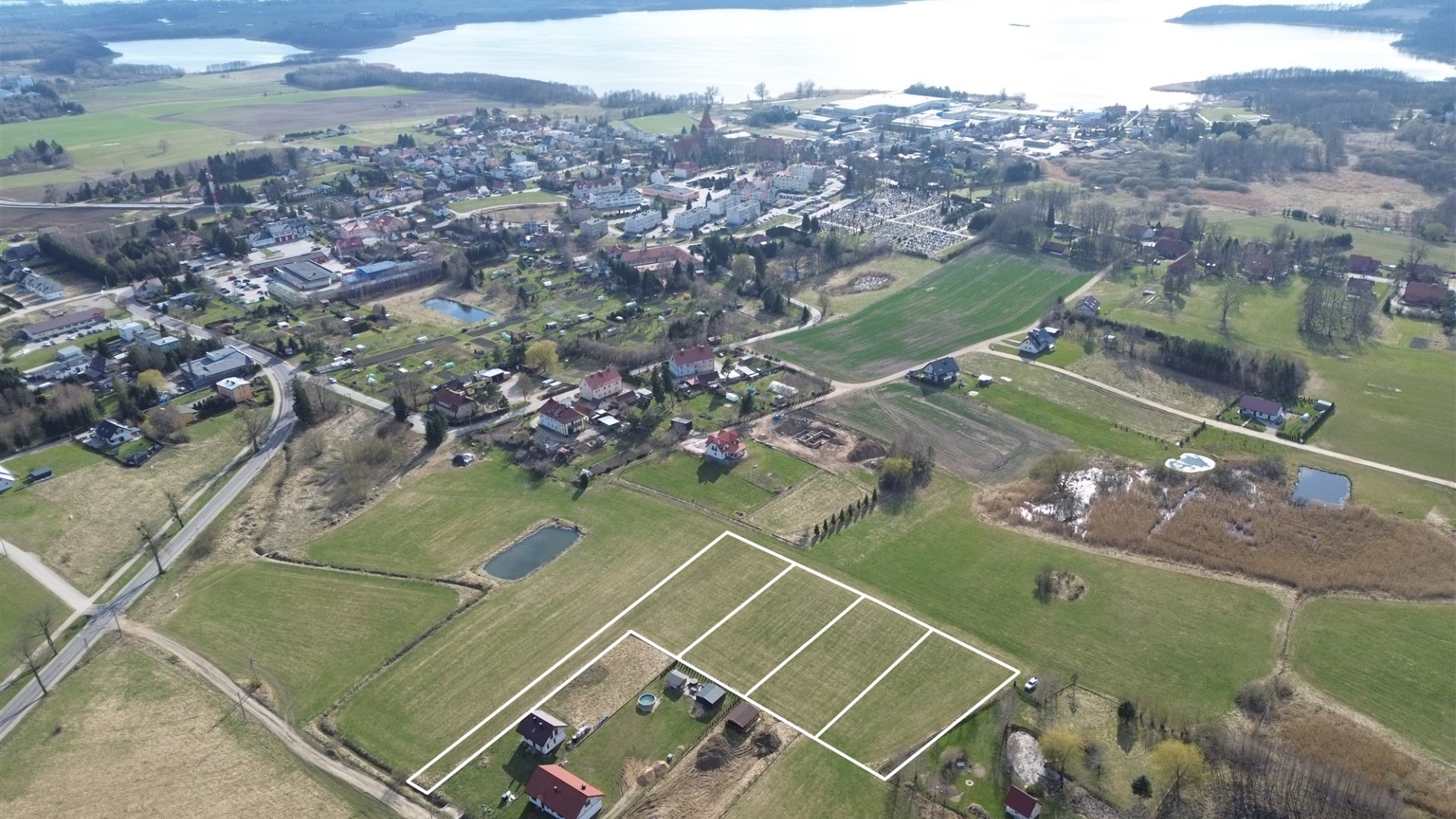 Działka na sprzedaż